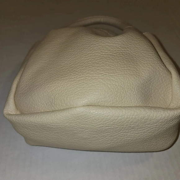 Crossi NY Vegan Leather Mini pebble crossbody/handbag - Picture 4 of 9